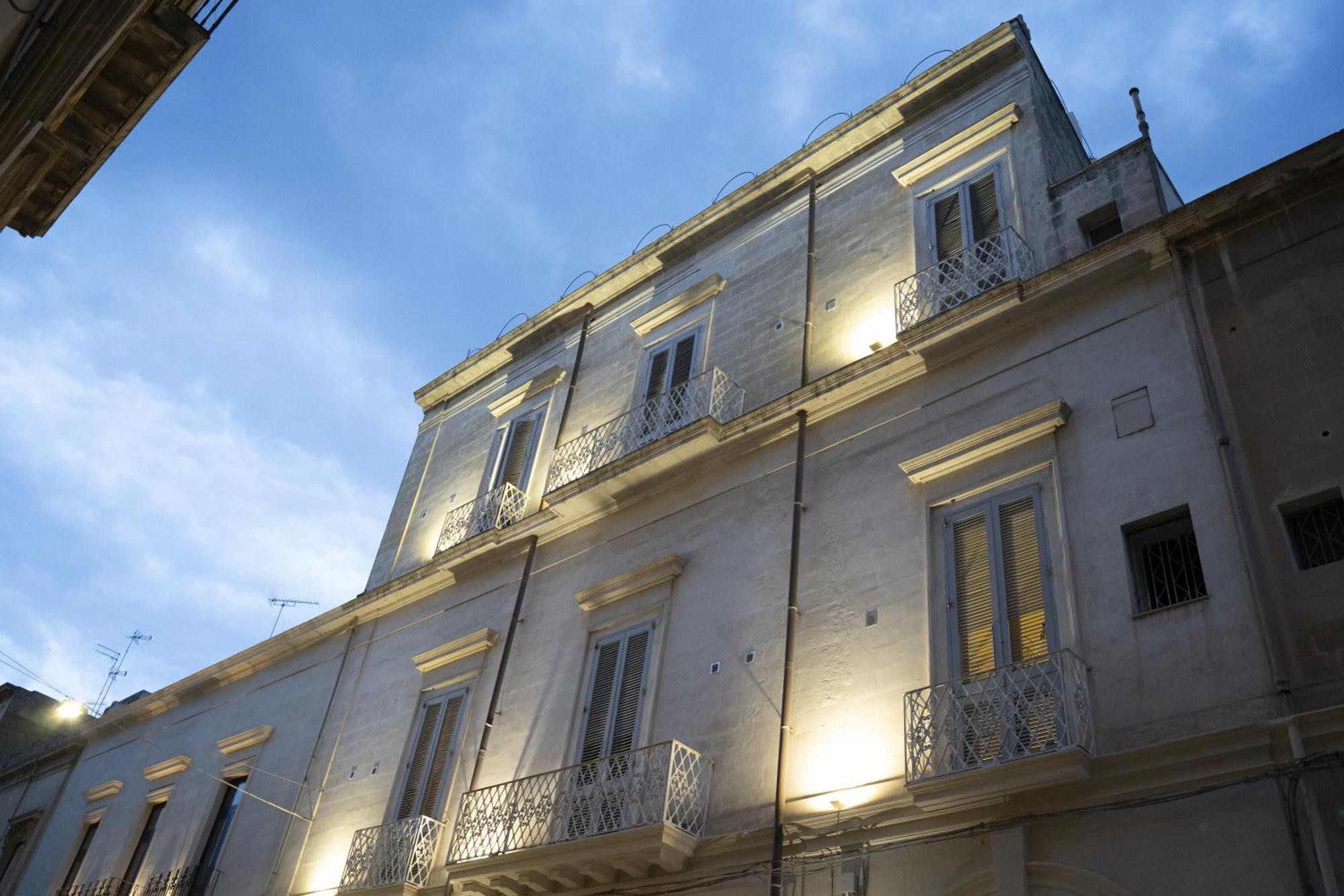 Palazzo Cavour Bed and Breakfast Lecce Esterno foto